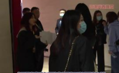 吃瓜的娱乐头条在哪找到,吃瓜群众热议的娱乐头条背后的故事